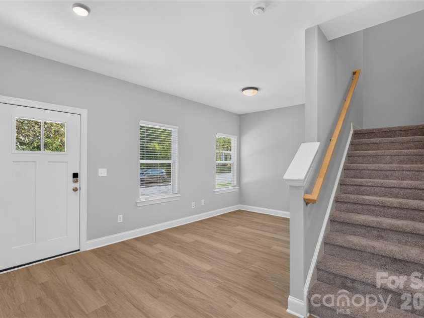3535 Avalon Avenue, Charlotte, NC 28208.  MLS# CAR4431703, YatesRealty ID 54930. 