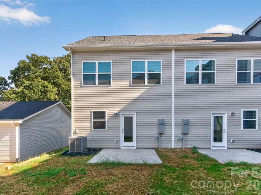 3535 Avalon Avenue, Charlotte, NC 28208.  MLS# CAR4431703, YatesRealty ID 54930. 