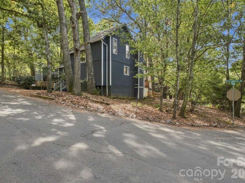 27046 Tidal Way, Tega Cay, SC 29708.  MLS# CAR4430075, YatesRealty ID 54932. 