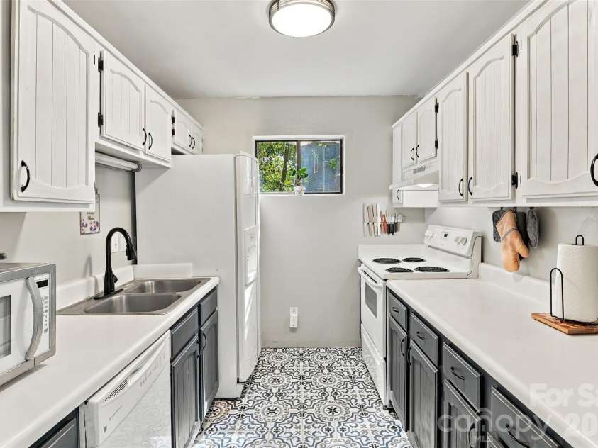 27046 Tidal Way, Tega Cay, SC 29708.  MLS# CAR4430075, YatesRealty ID 54932. 