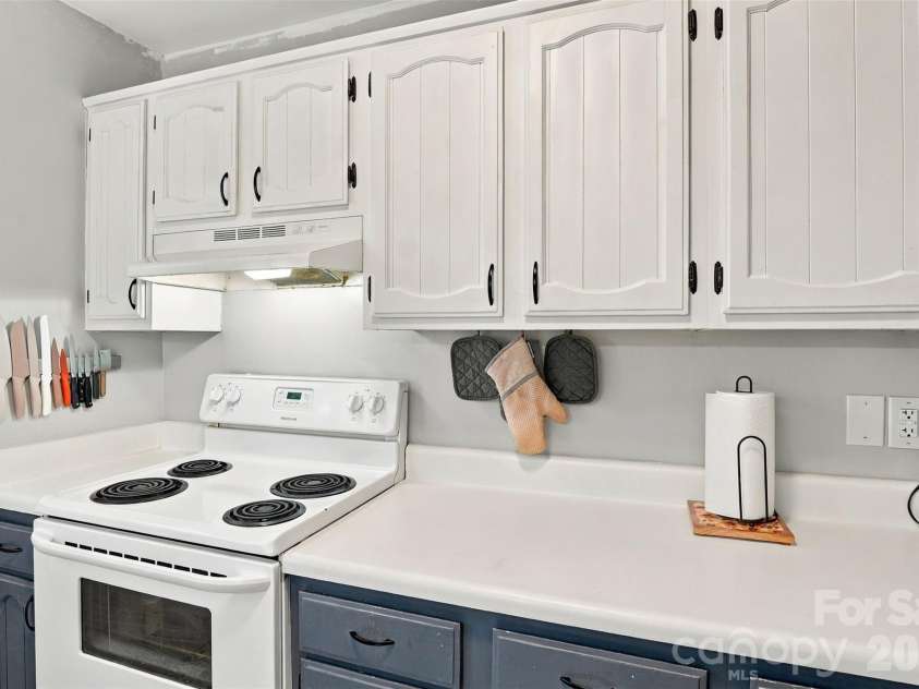 27046 Tidal Way, Tega Cay, SC 29708.  MLS# CAR4430075, YatesRealty ID 54932. 