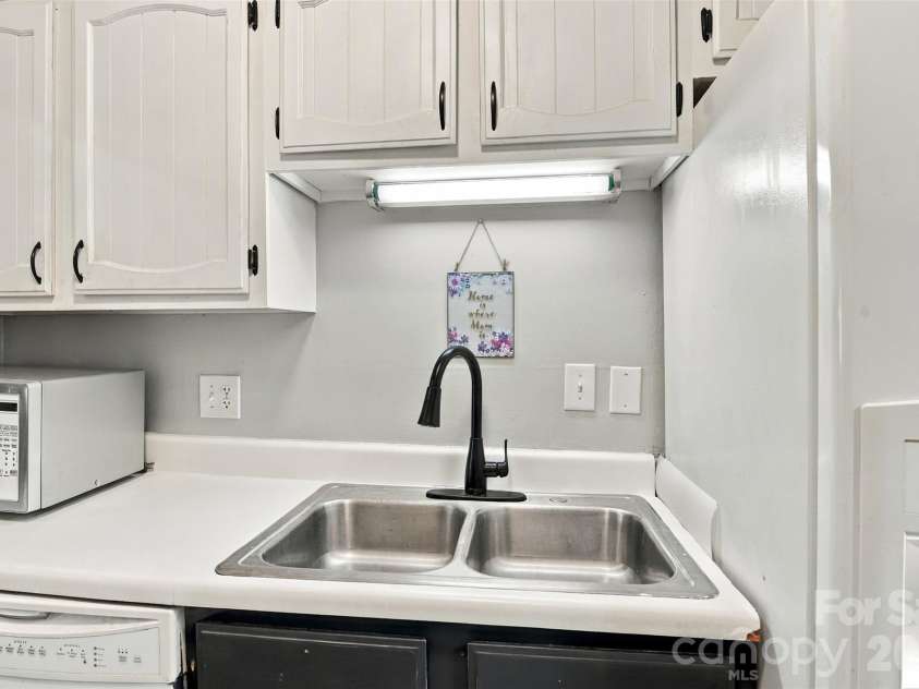 27046 Tidal Way, Tega Cay, SC 29708.  MLS# CAR4430075, YatesRealty ID 54932. 
