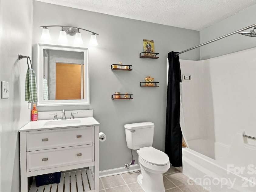27046 Tidal Way, Tega Cay, SC 29708.  MLS# CAR4430075, YatesRealty ID 54932. 
