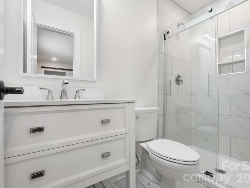3228 Barfield Drive, Charlotte, NC 28217.  MLS# CAR4431105, YatesRealty ID 54933. 