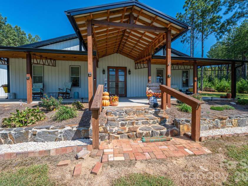 136 Sellers Road, Kings Mountain, NC 28086.  MLS# CAR4429101, YatesRealty ID 54934. Front Porch
