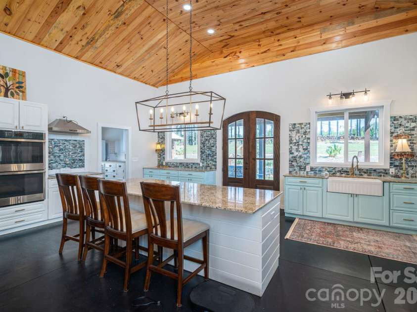 136 Sellers Road, Kings Mountain, NC 28086.  MLS# CAR4429101, YatesRealty ID 54934. Kitchen