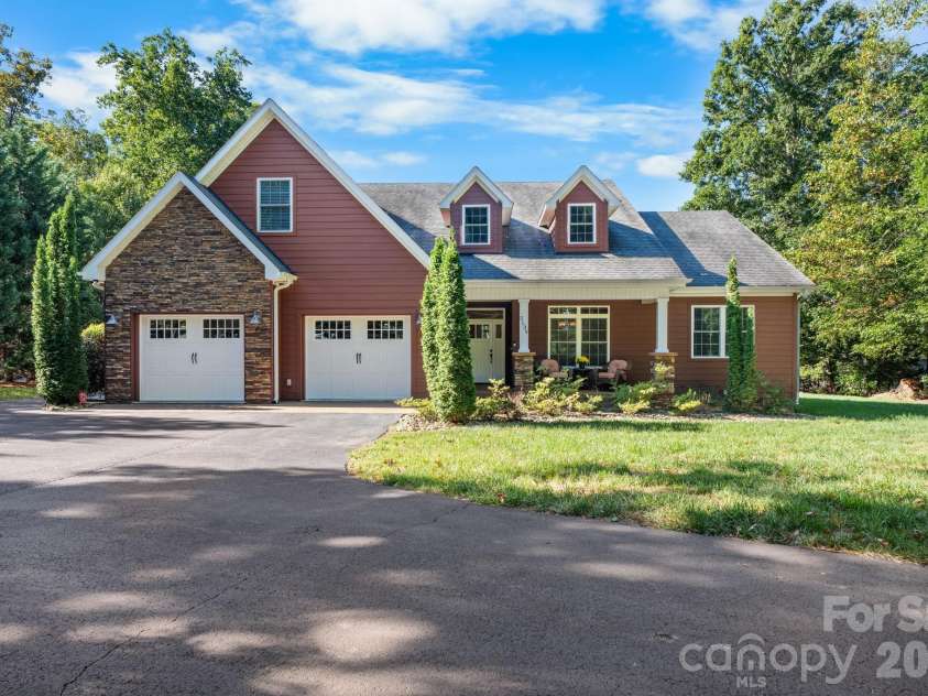 2139 Zion Church Road, Hickory, NC 28602.  MLS# CAR4427903, YatesRealty ID 54935. 