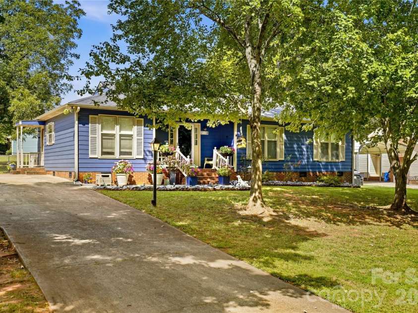2118 Lampglow Court, Gastonia, NC 28056.  MLS# CAR4426612, YatesRealty ID 54938. 