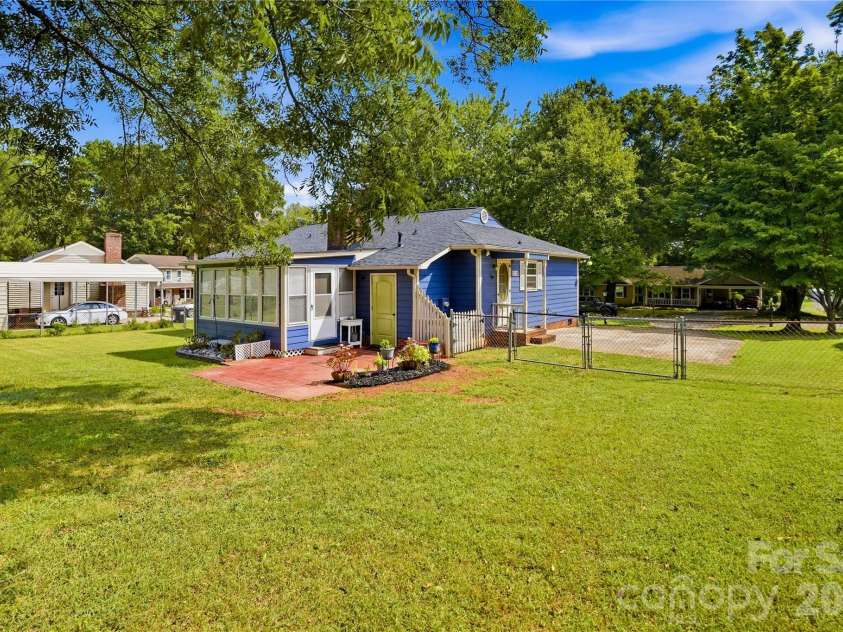 2118 Lampglow Court, Gastonia, NC 28056.  MLS# CAR4426612, YatesRealty ID 54938. 
