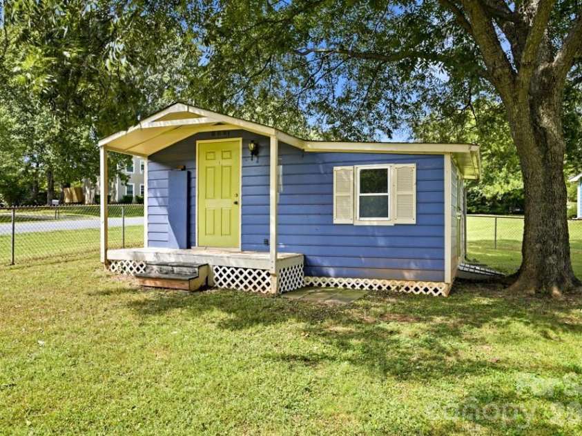 2118 Lampglow Court, Gastonia, NC 28056.  MLS# CAR4426612, YatesRealty ID 54938. 