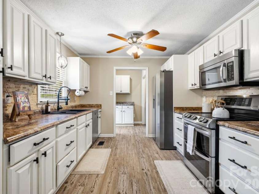 2118 Lampglow Court, Gastonia, NC 28056.  MLS# CAR4426612, YatesRealty ID 54938. 
