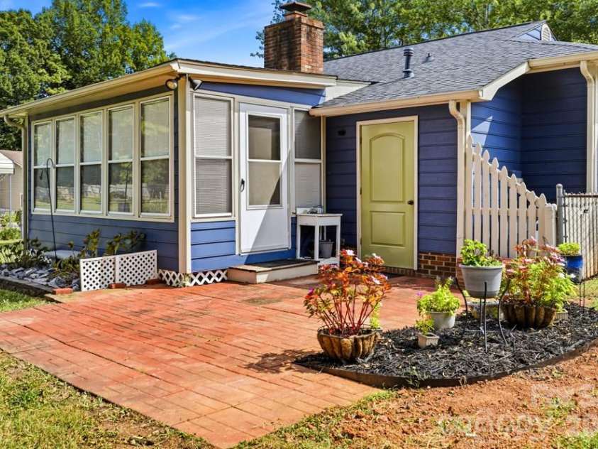 2118 Lampglow Court, Gastonia, NC 28056.  MLS# CAR4426612, YatesRealty ID 54938. 