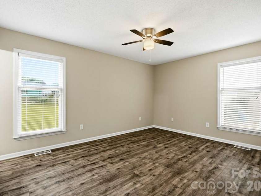 2118 Lampglow Court, Gastonia, NC 28056.  MLS# CAR4426612, YatesRealty ID 54938. Primary Bedroom