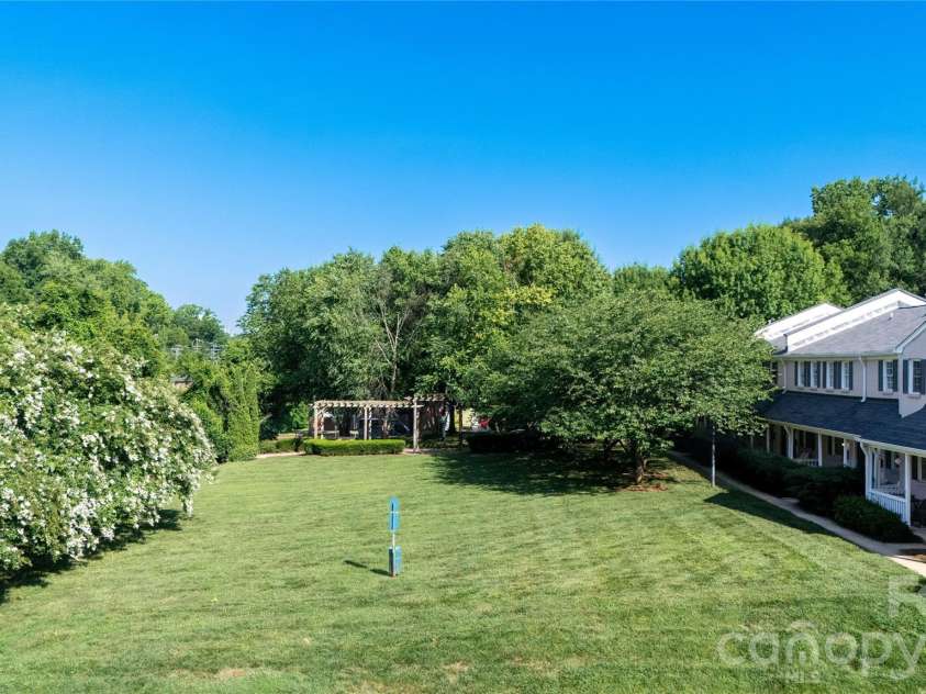 1224 Green Oaks Lane, Charlotte, NC 28205.  MLS# CAR4402166, YatesRealty ID 5494. 