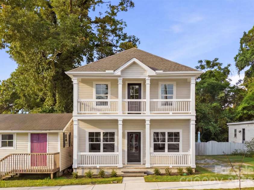3628 Glenwood Drive, Charlotte, NC 28208.  MLS# CAR4424579, YatesRealty ID 54942. Representation