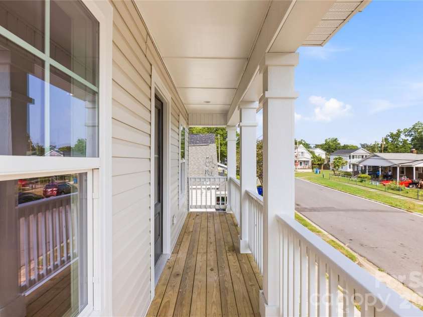3628 Glenwood Drive, Charlotte, NC 28208.  MLS# CAR4424579, YatesRealty ID 54942. Representation