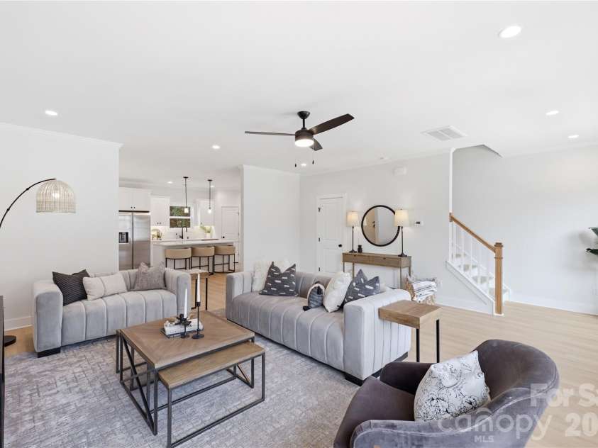 3628 Glenwood Drive, Charlotte, NC 28208.  MLS# CAR4424579, YatesRealty ID 54942. Representation