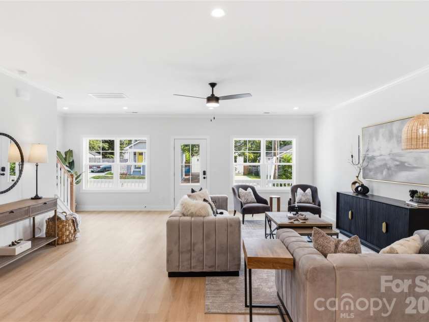 3628 Glenwood Drive, Charlotte, NC 28208.  MLS# CAR4424579, YatesRealty ID 54942. Representation