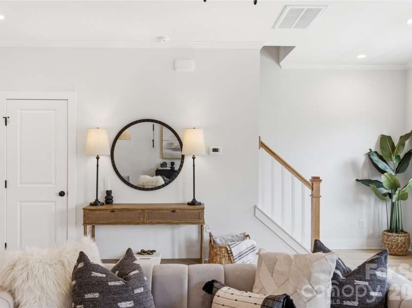 3628 Glenwood Drive, Charlotte, NC 28208.  MLS# CAR4424579, YatesRealty ID 54942. Representation