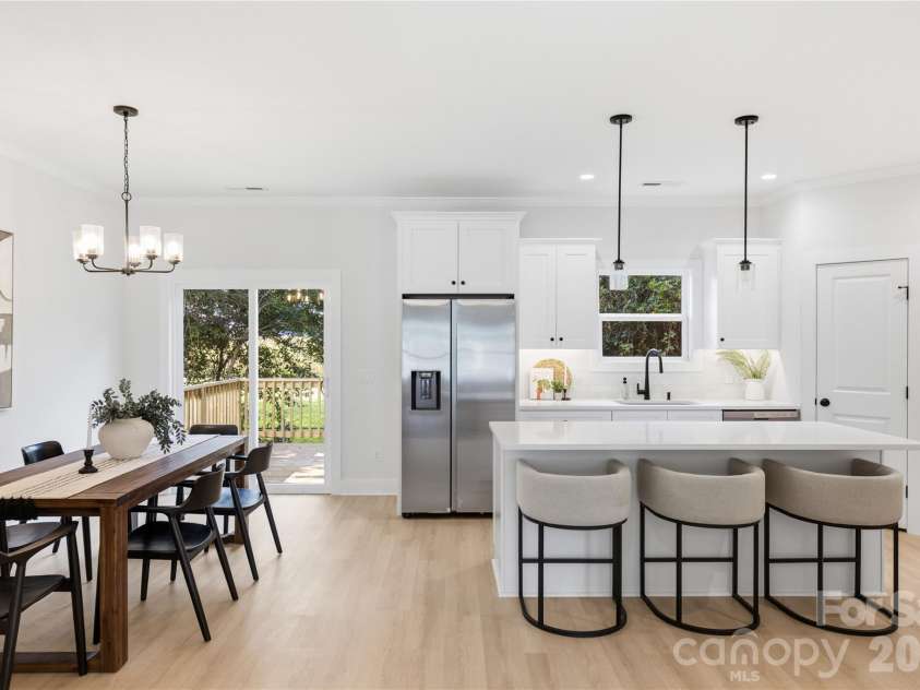 3628 Glenwood Drive, Charlotte, NC 28208.  MLS# CAR4424579, YatesRealty ID 54942. Representation