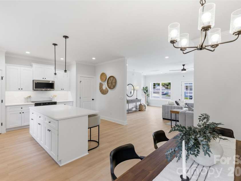 3628 Glenwood Drive, Charlotte, NC 28208.  MLS# CAR4424579, YatesRealty ID 54942. Representation