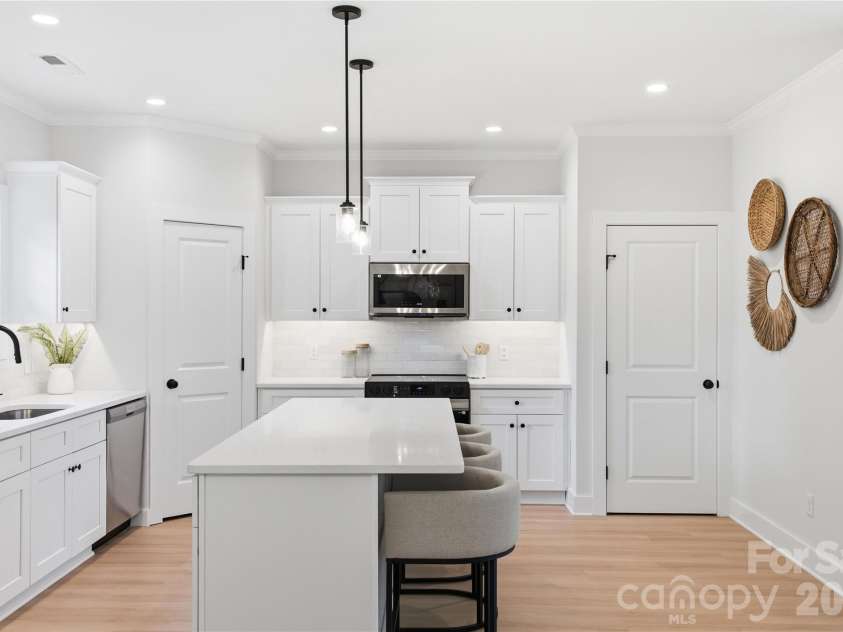 3628 Glenwood Drive, Charlotte, NC 28208.  MLS# CAR4424579, YatesRealty ID 54942. Representation