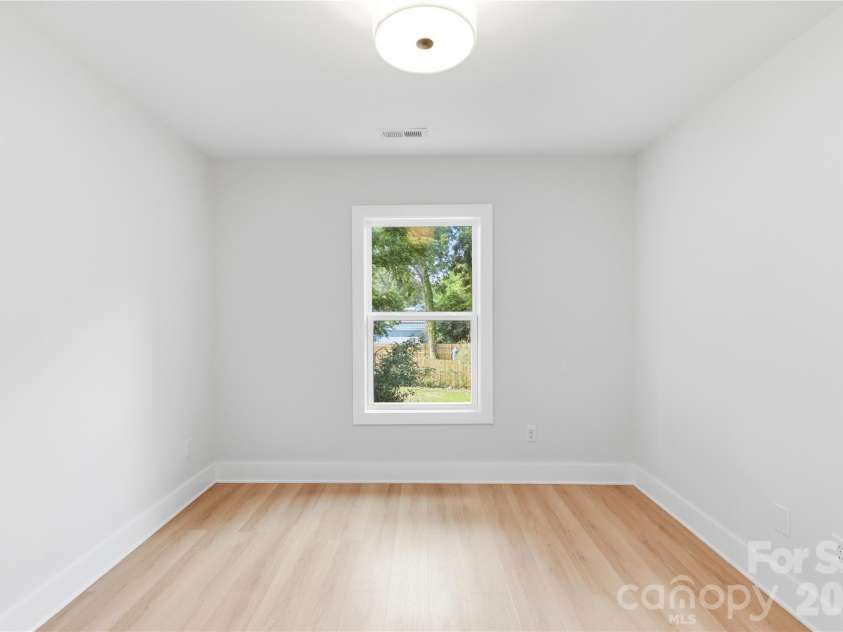 3628 Glenwood Drive, Charlotte, NC 28208.  MLS# CAR4424579, YatesRealty ID 54942. Representation