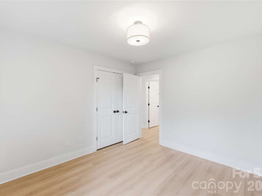 3628 Glenwood Drive, Charlotte, NC 28208.  MLS# CAR4424579, YatesRealty ID 54942. Representation