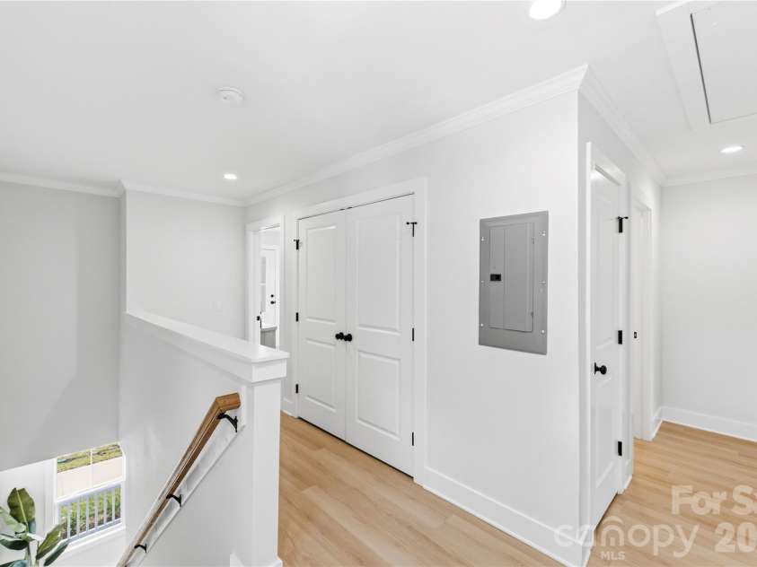 3628 Glenwood Drive, Charlotte, NC 28208.  MLS# CAR4424579, YatesRealty ID 54942. Representation