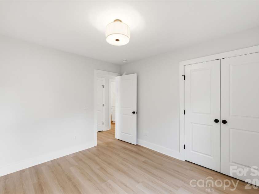 3628 Glenwood Drive, Charlotte, NC 28208.  MLS# CAR4424579, YatesRealty ID 54942. Representation