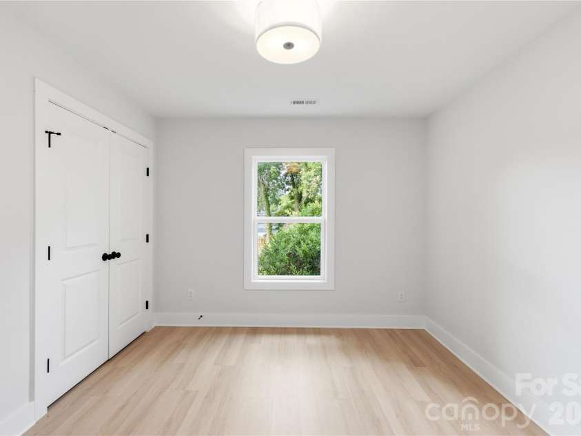3628 Glenwood Drive, Charlotte, NC 28208.  MLS# CAR4424579, YatesRealty ID 54942. Representation