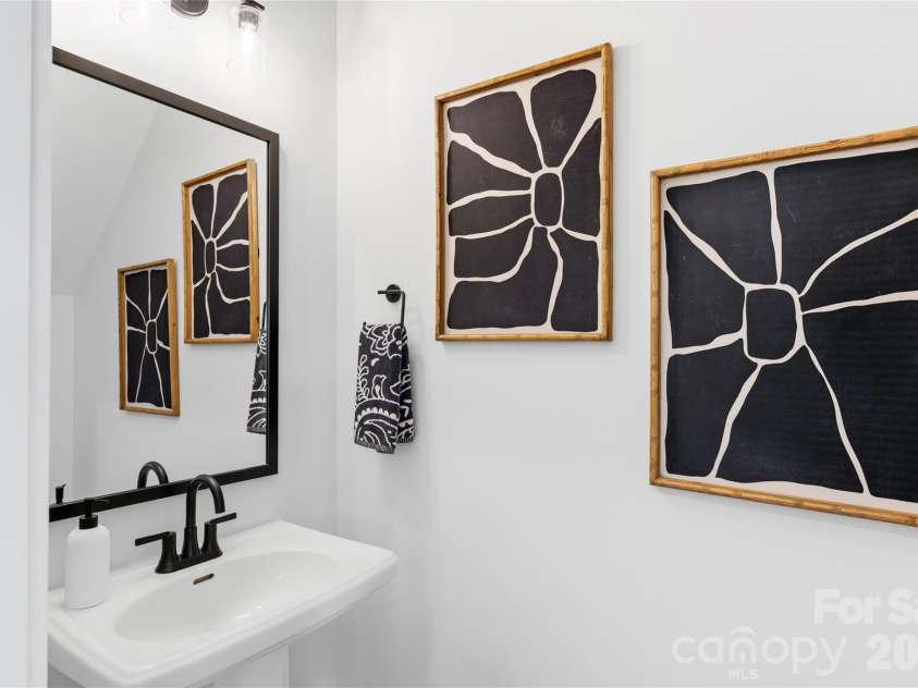 3628 Glenwood Drive, Charlotte, NC 28208.  MLS# CAR4424579, YatesRealty ID 54942. Representation