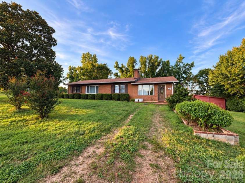 193 Bevis Lane, Statesville, NC 28677.  MLS# CAR4425147, YatesRealty ID 54944. 