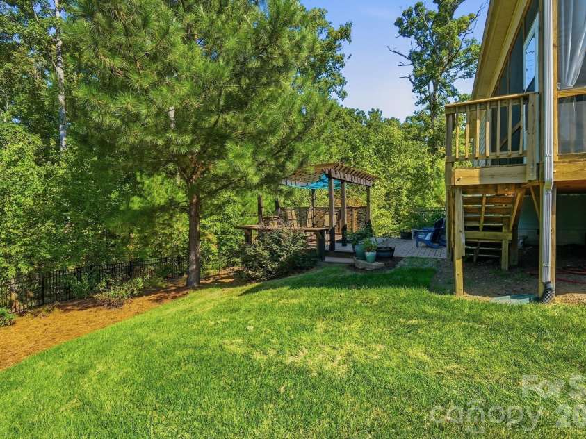 2004 Folkstone Lane, Lancaster, SC 29720.  MLS# CAR4431522, YatesRealty ID 54948. 