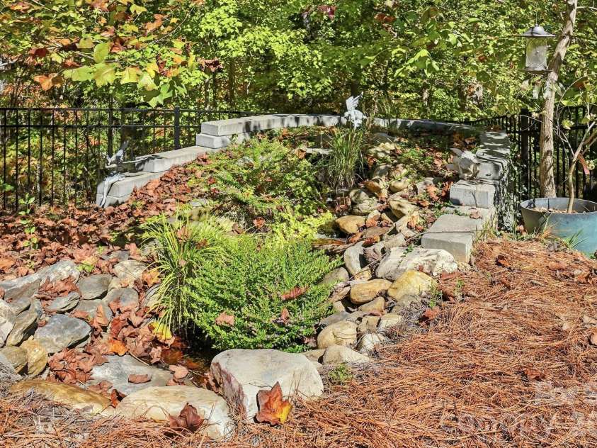 2004 Folkstone Lane, Lancaster, SC 29720.  MLS# CAR4431522, YatesRealty ID 54948. 