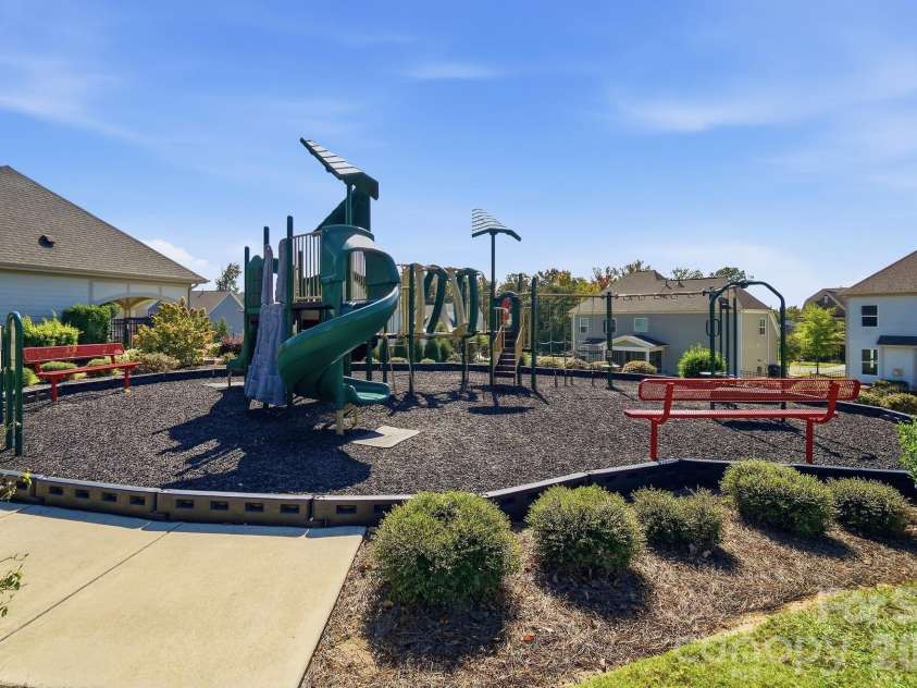 2004 Folkstone Lane, Lancaster, SC 29720.  MLS# CAR4431522, YatesRealty ID 54948. 