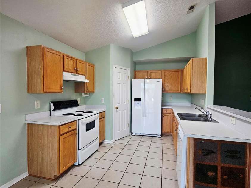 3308 Covelo Court, Charlotte, NC 28262.  MLS# CAR4355252, YatesRealty ID 5495. Kitchen