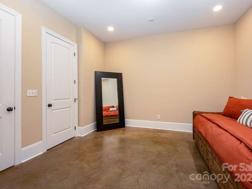 7029 Pebble Bay Drive, Denver, NC 28037.  MLS# CAR4192335, YatesRealty ID 5495. Flex room with closet, bath access.