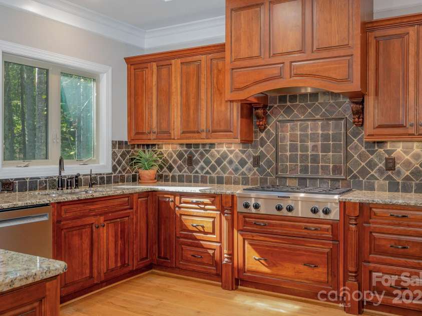 7029 Pebble Bay Drive, Denver, NC 28037.  MLS# CAR4192335, YatesRealty ID 5495. Kitchen.