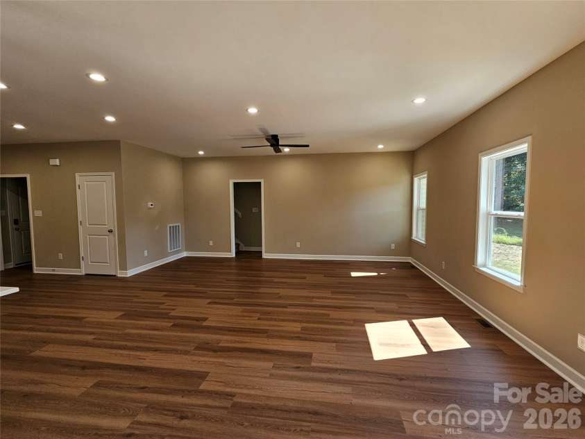 3670 Travertine Drive, Lancaster, SC 29720.  MLS# CAR4431795, YatesRealty ID 54956. 
