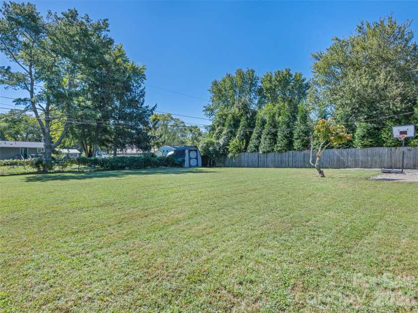 1188 Eastbrook Drive, Hendersonville, NC 28720.  MLS# CAR4428470, YatesRealty ID 54957. 