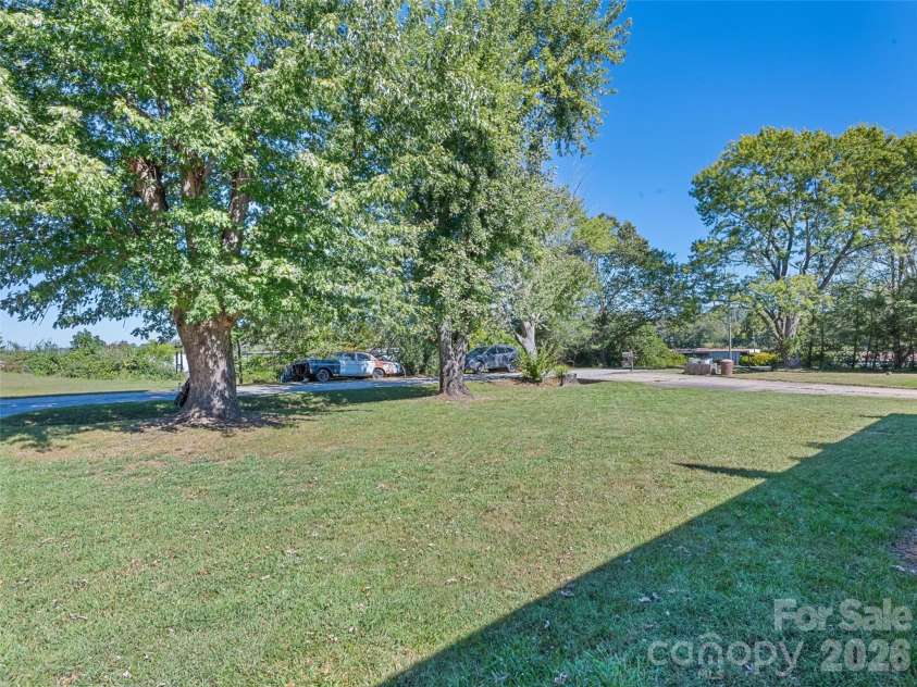 1188 Eastbrook Drive, Hendersonville, NC 28720.  MLS# CAR4428470, YatesRealty ID 54957. 