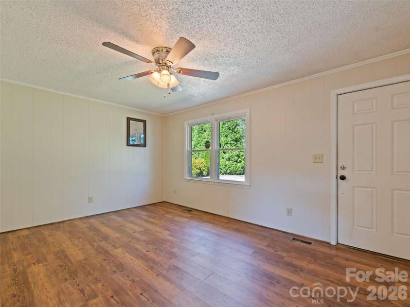 1188 Eastbrook Drive, Hendersonville, NC 28720.  MLS# CAR4428470, YatesRealty ID 54957. 