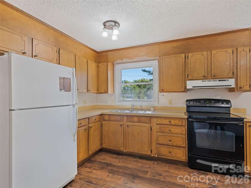1188 Eastbrook Drive, Hendersonville, NC 28720.  MLS# CAR4428470, YatesRealty ID 54957. 