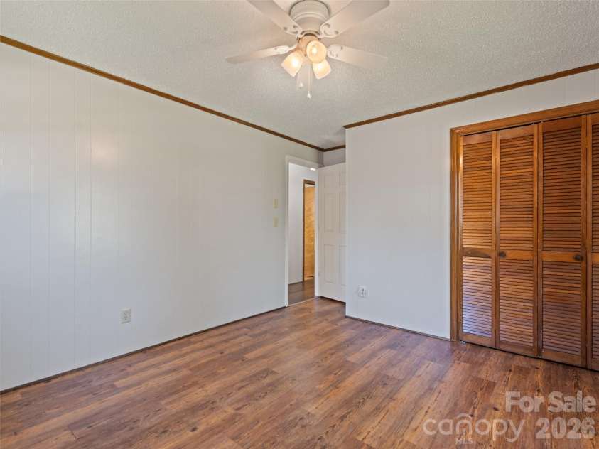 1188 Eastbrook Drive, Hendersonville, NC 28720.  MLS# CAR4428470, YatesRealty ID 54957. 
