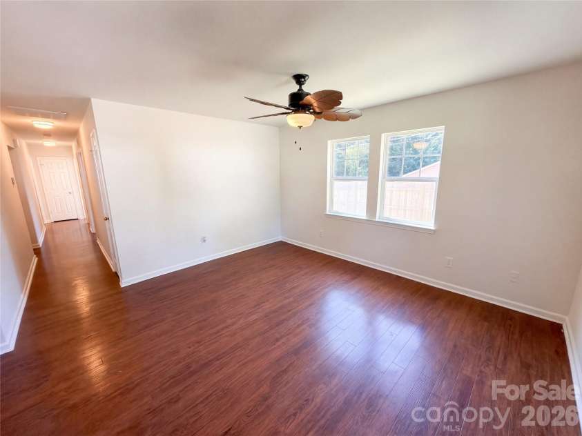 413 Greenwood Drive, Charlotte, NC 28217.  MLS# CAR4431801, YatesRealty ID 54958. 