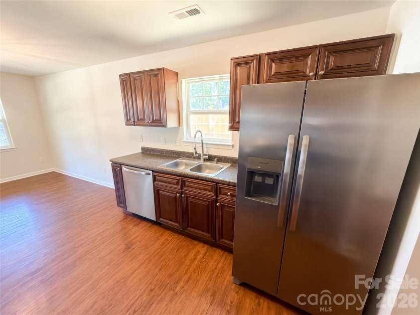413 Greenwood Drive, Charlotte, NC 28217.  MLS# CAR4431801, YatesRealty ID 54958. 
