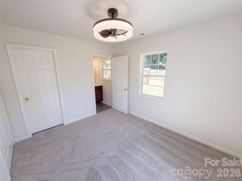 413 Greenwood Drive, Charlotte, NC 28217.  MLS# CAR4431801, YatesRealty ID 54958. 