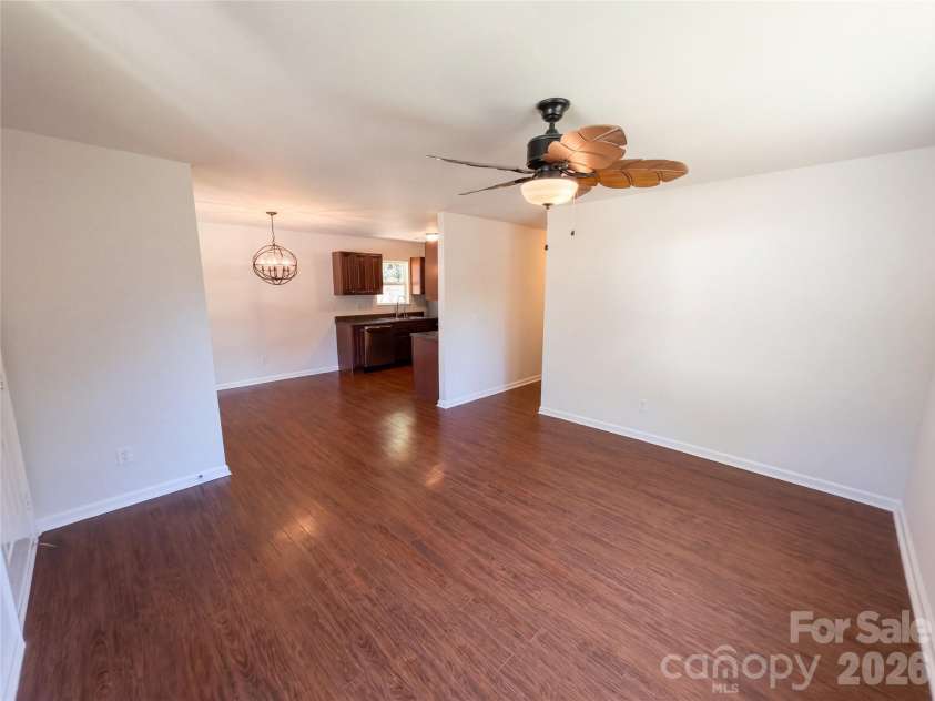 413 Greenwood Drive, Charlotte, NC 28217.  MLS# CAR4431801, YatesRealty ID 54958. 