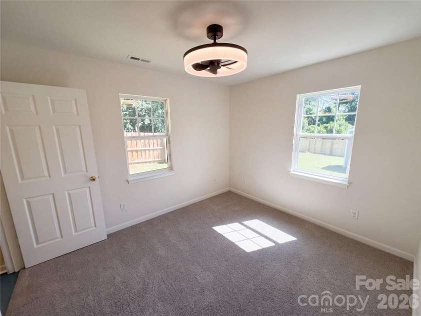 413 Greenwood Drive, Charlotte, NC 28217.  MLS# CAR4431801, YatesRealty ID 54958. 